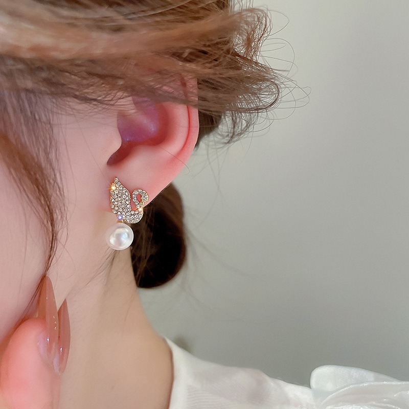ZJE-911 Swan Pearl Earrings - Golden